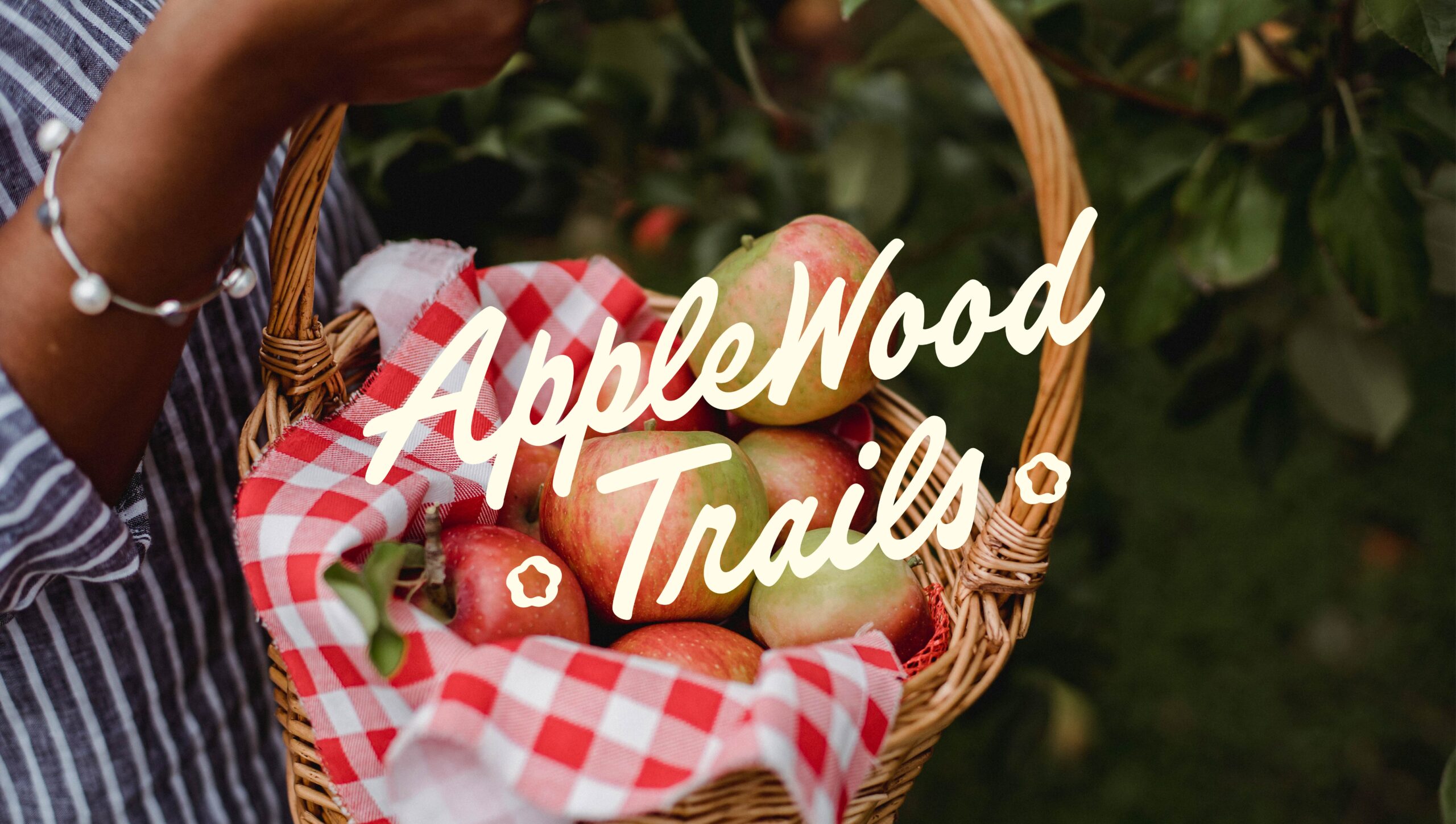 AppleWood Trails: Apple Farm
